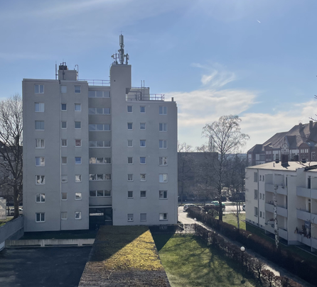 (Fast) über den Wolken! Singlewohnung mit Aussicht sucht neue/n Mieter/in - Photo 1