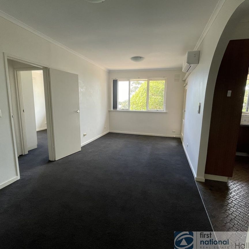 Spacious Two Bedroom Apartment - Photo 1