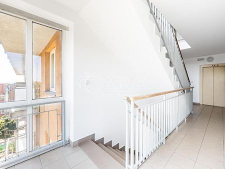 Pronájem bytu 1+kk 34 m2 - Fotografie 2
