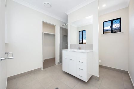 YOUR PERFECT HOME AWAITS! - Photo 2