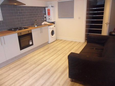 1 bedroom flat to rent - Photo 4
