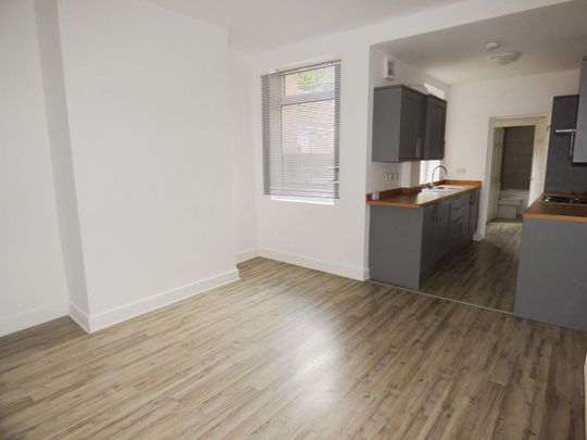 3 bedroom terraced house to rent - Photo 1