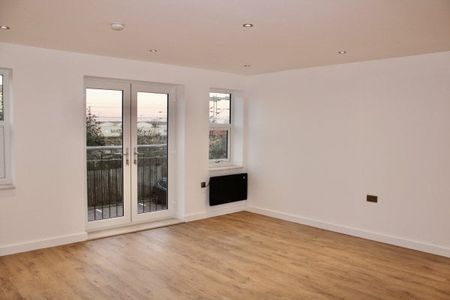 Crescent House, Rugby, CV21 - Photo 2