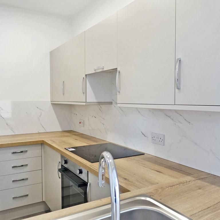 1 bedroom flat to rent - Photo 1