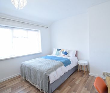 Room in a Shared House, Westway, W12 - Photo 3