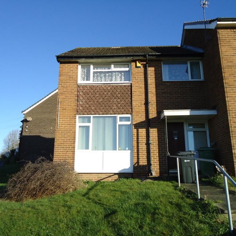 3 bedroom end of terrace house to rent - Photo 1