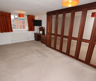 4 bedroom end of terrace house to rent - Photo 6