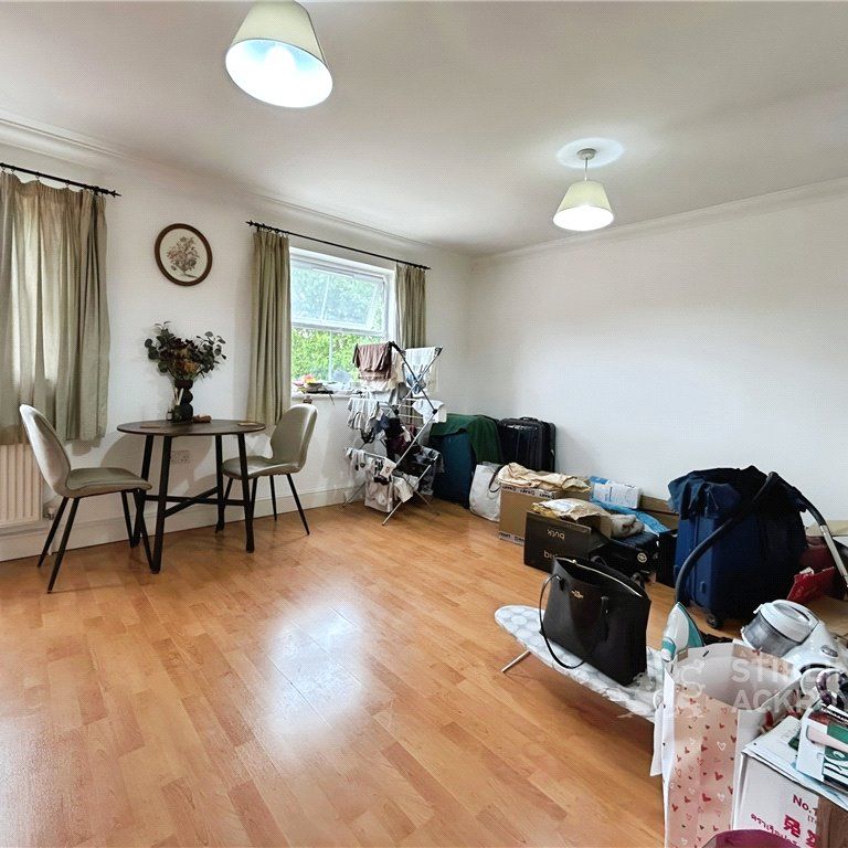 Strode Street, Egham, Surrey, TW20 9BX - Photo 1