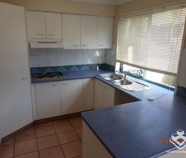CENTRALLY LOCATED 3 BED TOWNHOUSE UP FOR RENT IN CARRARA, PET CONSI... - Photo 3