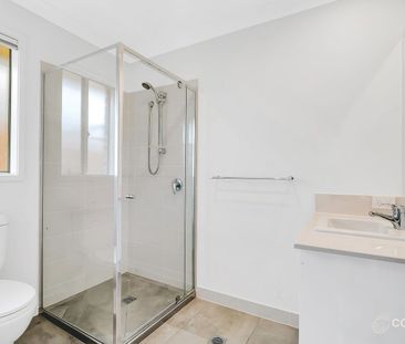 AMAZING 4 BEDROOM HOME WITH OPEN KITCHEN LIVING THAT OPENS OUT ONTO... - Photo 1