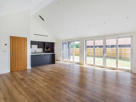 Ref: KM - Norwood Hill Road - Photo 3