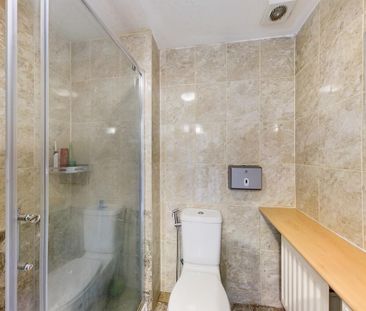 3 bedroom terraced house to rent - Photo 6