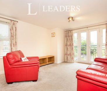 2 bedroom flat to rent - Photo 5