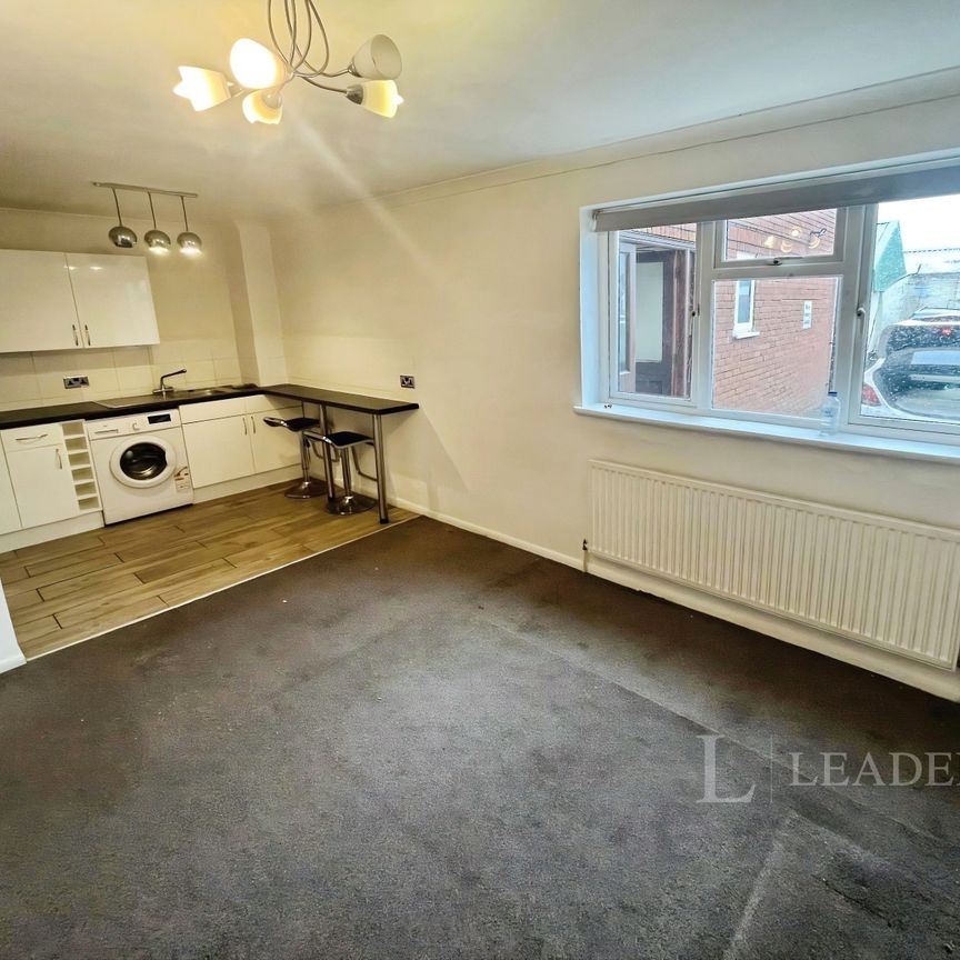 1 bedroom flat to rent Leagrave Area - Tudor Road - 1 bedroom - Part Furnished - Photo 1