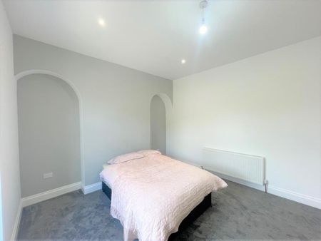 6 bedroom terraced house to rent - Photo 4