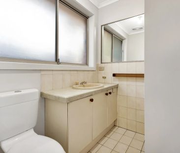 133 Rosella Avenue, - Photo 3
