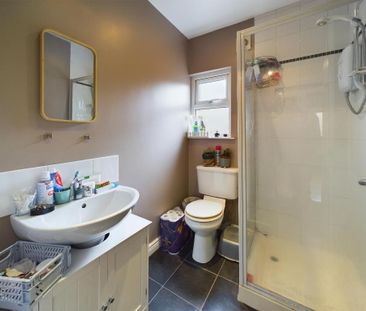 Apt 4 Belgravia House, 2a Belgravia Avenue, Belfast, BT9 7BJ - Photo 1