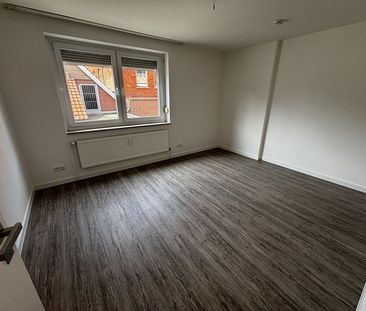 Schicke 2,5-Zimmer-Wohnung mit Loggia und Grünblick in der Altstadt... - Photo 1