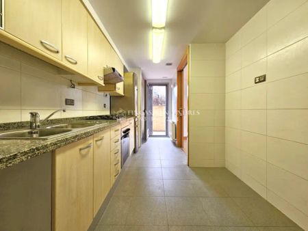 Piso en alquiler en Carrer d'Antoni Puigvert - Photo 3