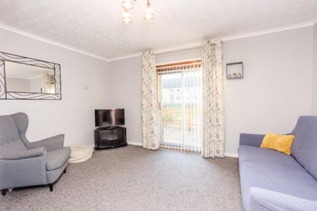 2 bedroom end of terrace house to rent - Photo 5