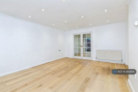 4 bedroom detached house to rent - Photo 4