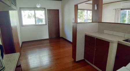 Spacious 3-4 Bedroom Family Home in Premier Mairangi Bay. - Photo 4