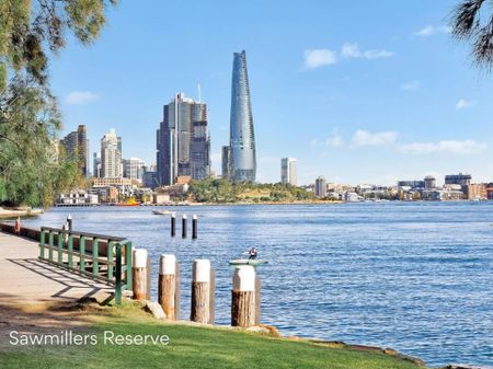 Peaceful&comma; Private Harbour View Residence in McMahons Point - Photo 4