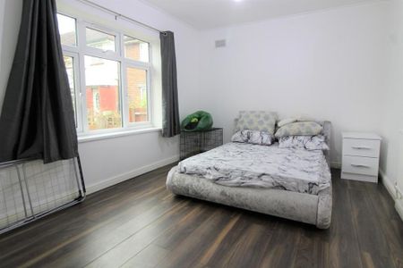 2 bedroom maisonette to rent - Photo 2
