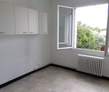 Location Appartement 4 pièces 99m² MONTPELLIER 34070 - Photo 2