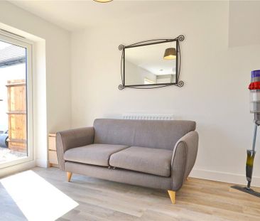 4 bedroom semi-detached house to rent - Photo 2