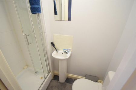 1 bedroom flat to rent - Photo 5