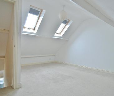 3 bedroom end of terrace house to rent - Photo 3