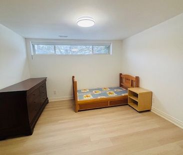 For Lease - 1 Ottawa Court, Aurora, Ontario - Photo 4