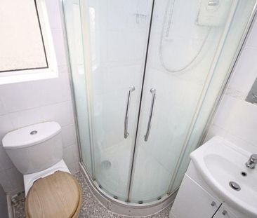 3 bedroom terraced house to rent - Photo 6