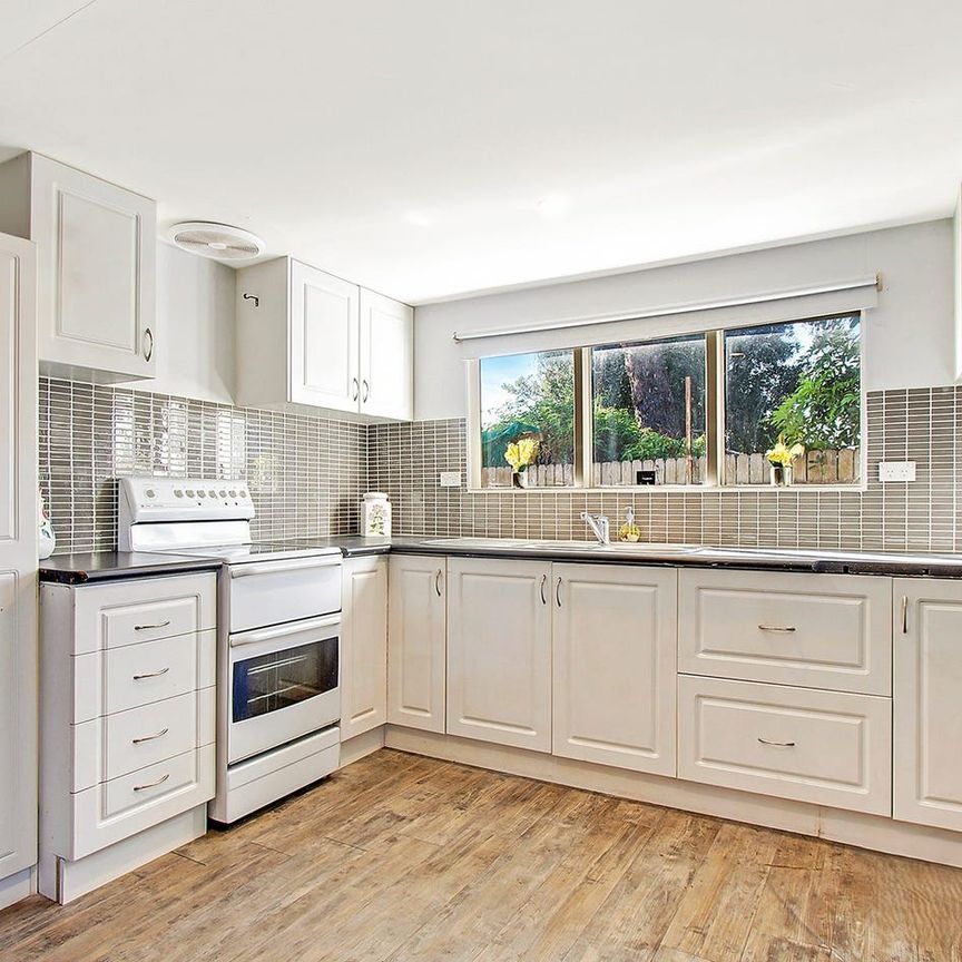 Spacious, Modern & Perfectly Located Family Home! - Photo 1