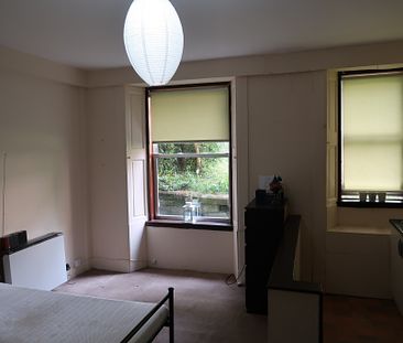 Room 5 - Langside Road, Govanhill | £525 Monthly - Photo 1