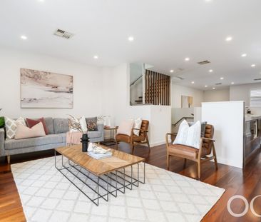 Open the Door to Sophisticated City-Fringe Living - Photo 2