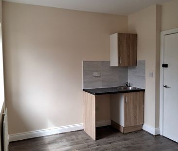 Studio Flat, Ghent Street, SE6 - Photo 1