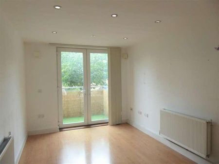 Duke Court, Pontes Avenue, Hounslow, TW3 - Photo 2