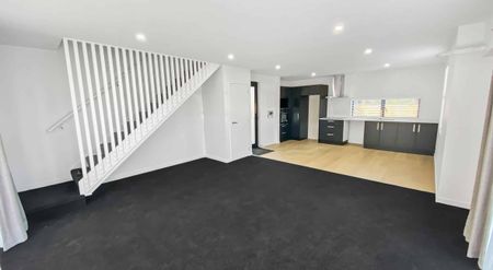 Executive Townhouse - Photo 3