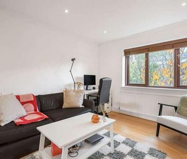 Canonbury Crescent, Islington, London, N1 - Photo 2