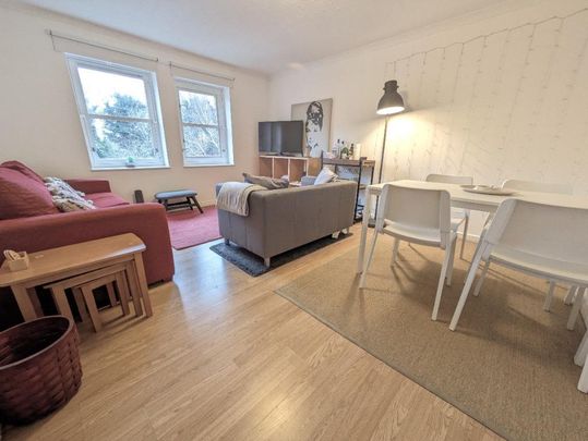 3 bedroom flat to rent - Photo 1