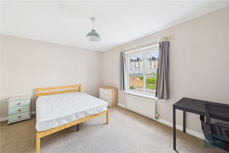 Richmond Court, Exeter, Devon, EX4 - Photo 2