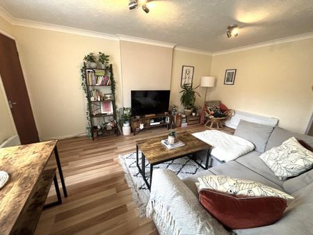 2 bedroom apartment to rent - Photo 2