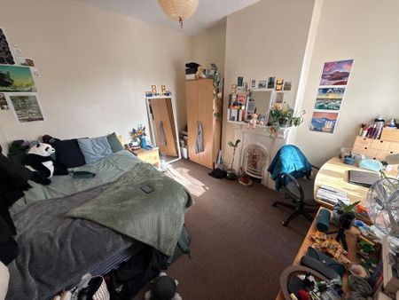 4 bedroom terraced house to rent - Photo 2