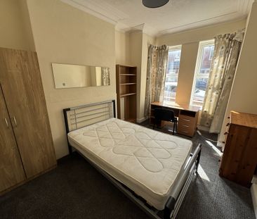 Cromer Street, Burton Stone Lane - P1071 - Photo 6