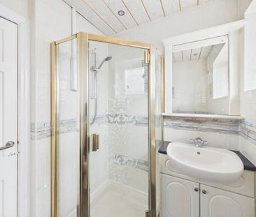 2 bedroom semi-detached bungalow to rent - Photo 5