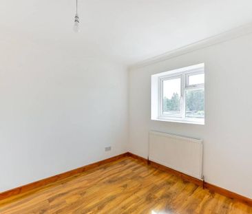 3 bedroom end of terrace house to rent - Photo 1