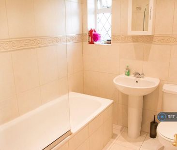 1 bedroom in a house share to rent - Photo 6