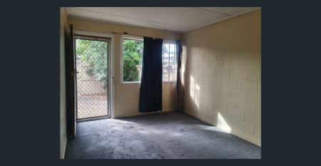 Ground Floor Unit with Private Courtyard - Photo 4